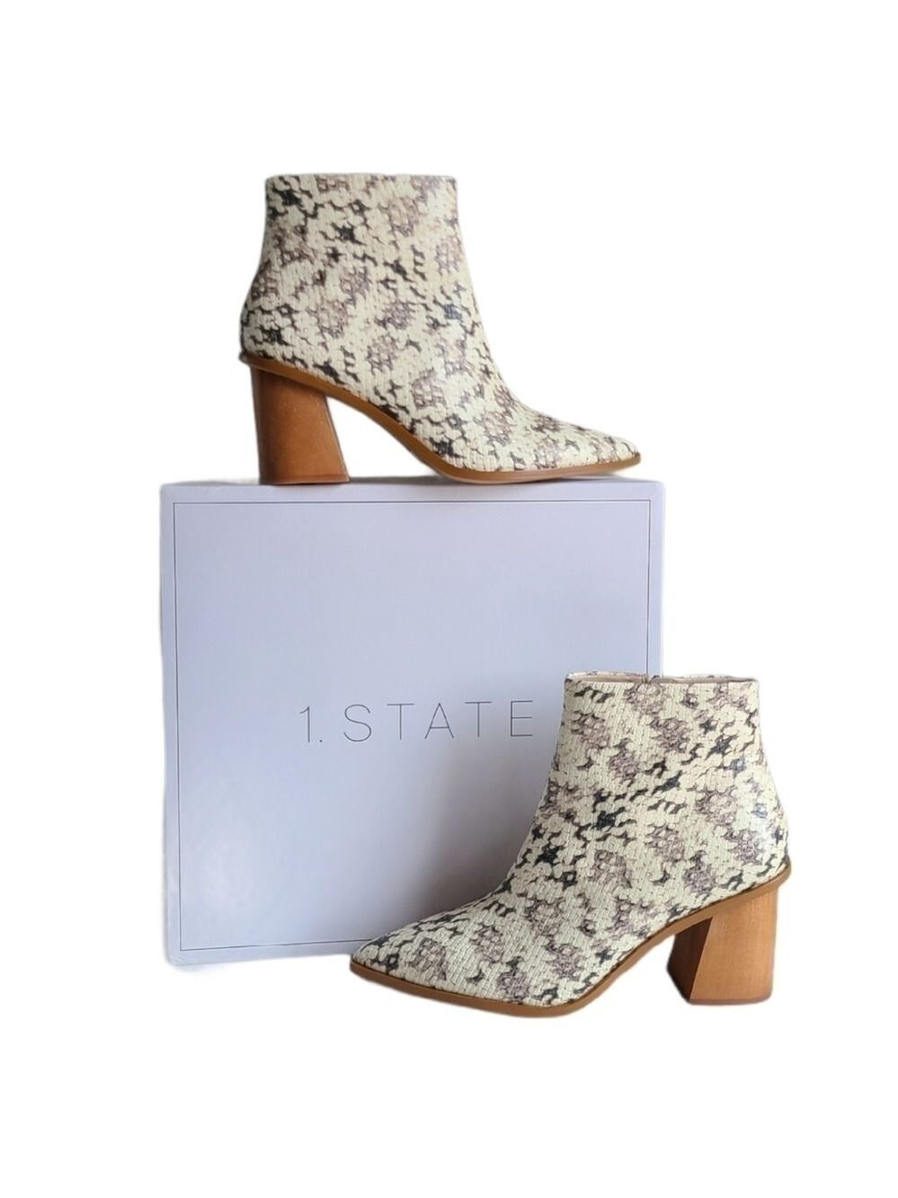 8.5 • 1.STATE • Kelte Pointed Toe Roccia Snake Bootie
